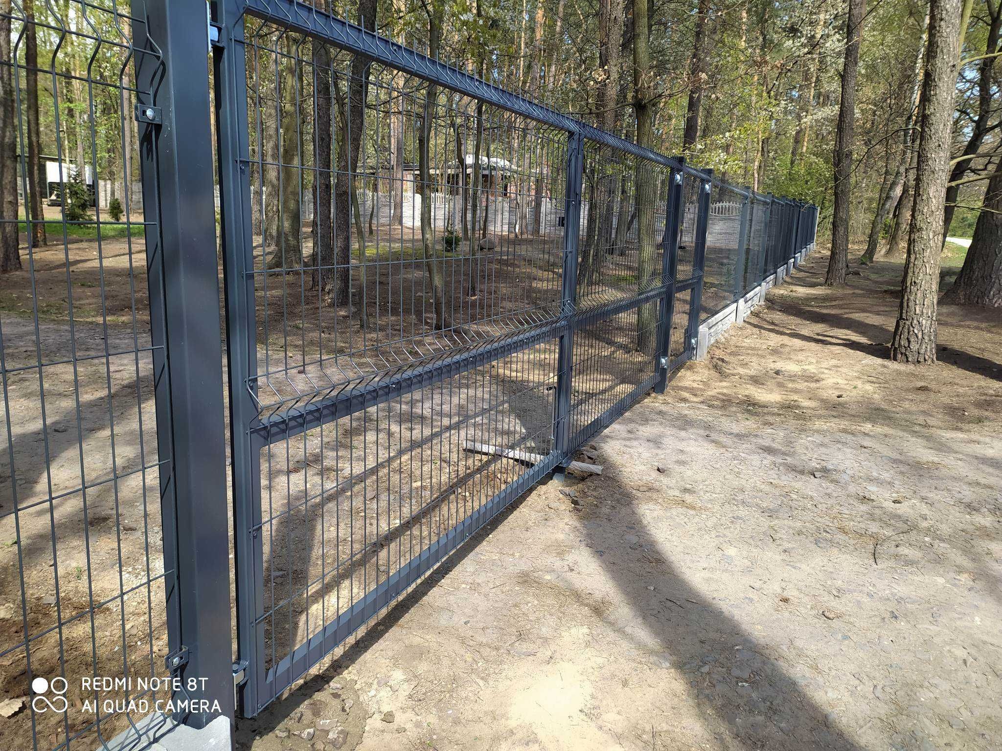 Ogrodzenie panelowe, podmurówka, montaż
