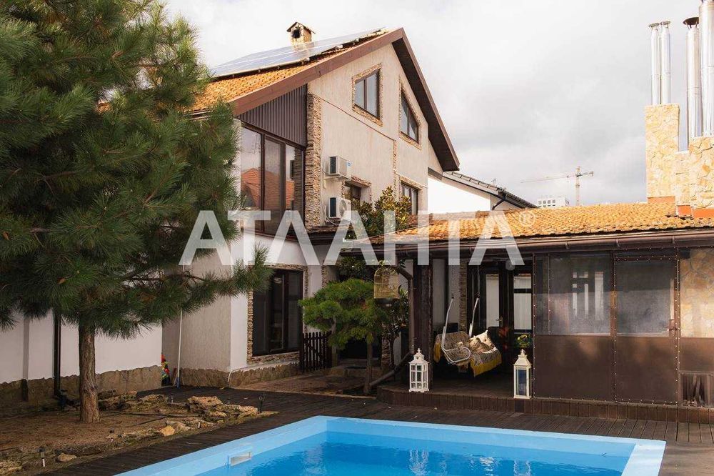 Продажа современного 3-этажного дома с бассейном, район Чубаевка