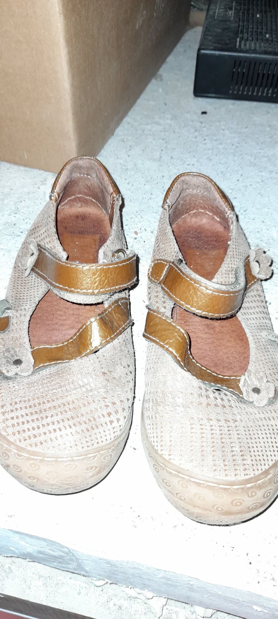 Sapatos castanhos menina 32