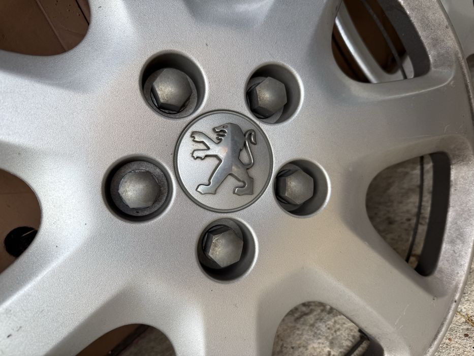 Felgi stalowe 4x108 R16 (*opony zimowe) GRATIS kołpaki