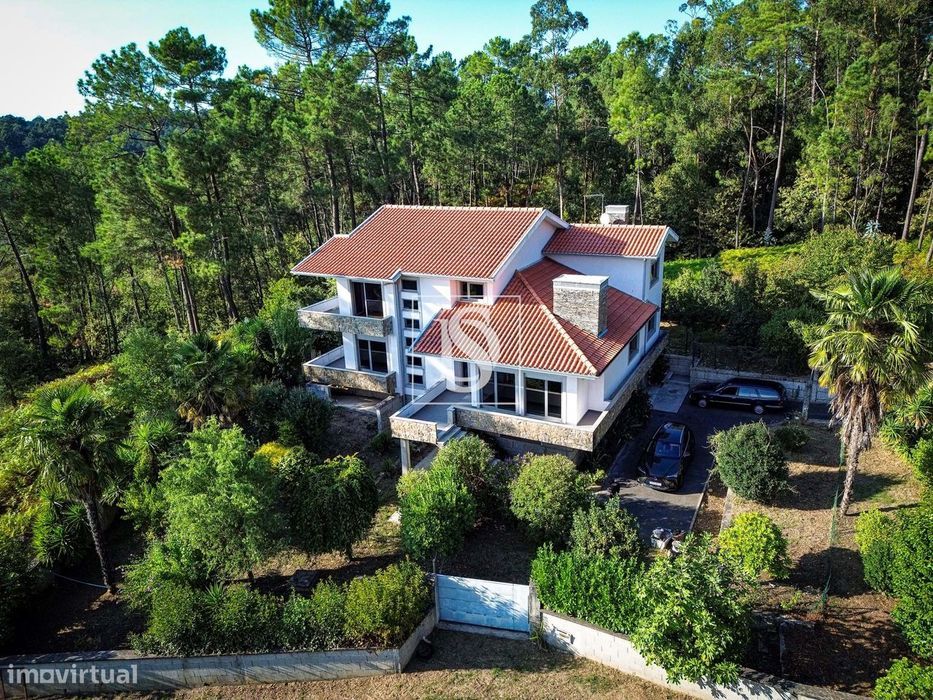 Moradia Isolada T5 em Monção