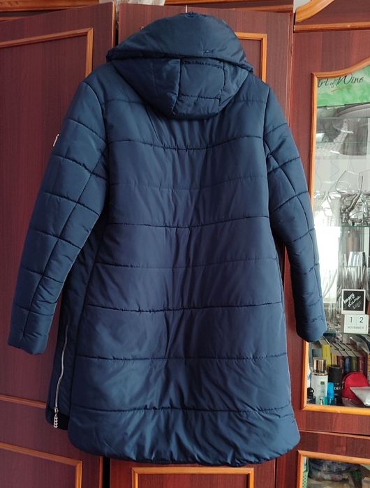 Пуховик жіночий 54 розмір б.в.