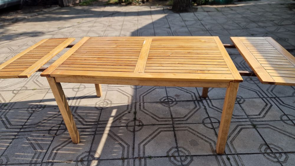 Stół ogrodowy drewniany
