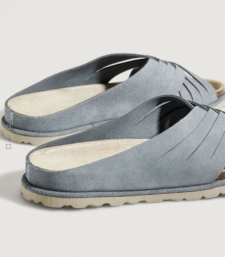 Нові замшеві шльопанці Oysho у стилі Birkenstock