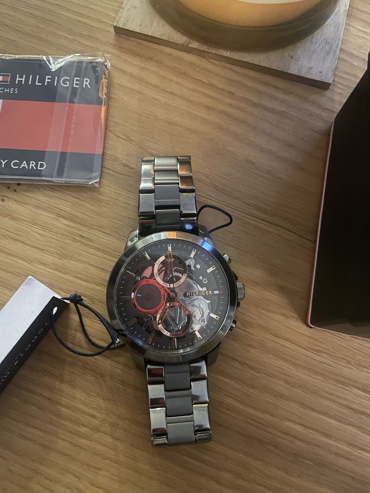 Zegarek elegancki Tommy Hilfiger jak nowy