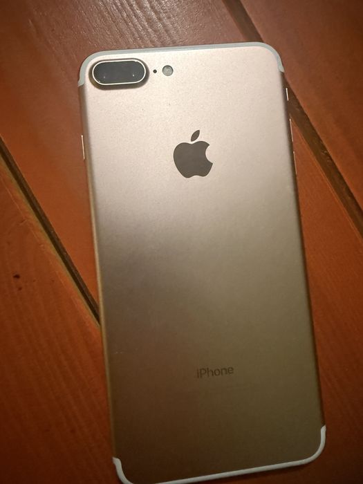 iPhone 7 plus в ідеальному стані