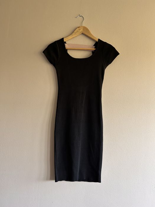 Czarna dopasowana sukienka damska w prążki rozmiar S M