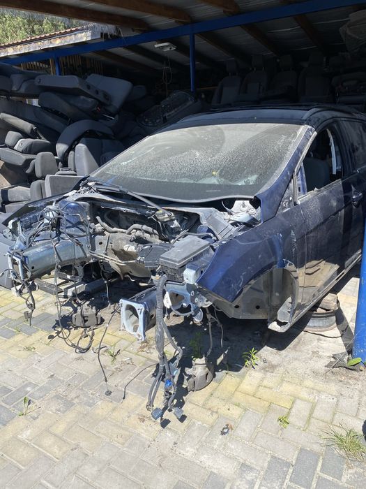 Ford C-Max на запчастини авторозборка форд ес-макс