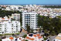 Apartamento T4 novo com 180 m2 situado em Portimão