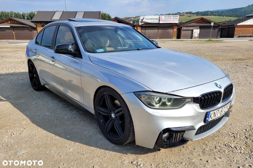 BMW 328i niski przebieg, drugi komplet kół