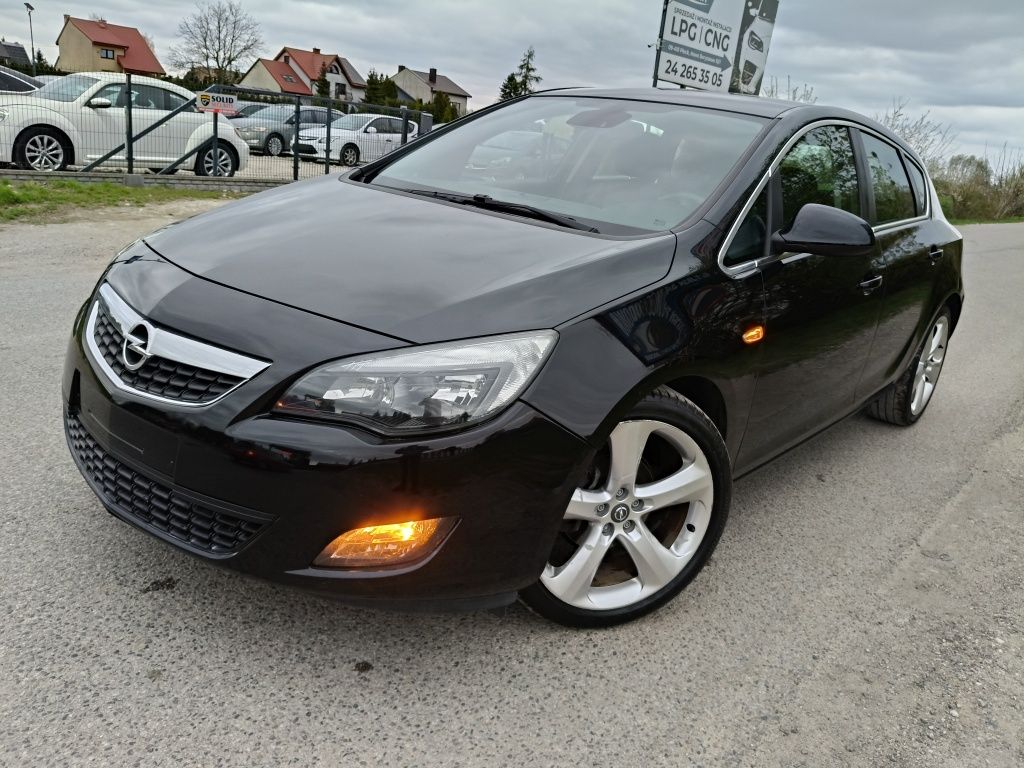 Opel Astra 1,6 Sport Cosmo *** Skóry *** Navi ***
