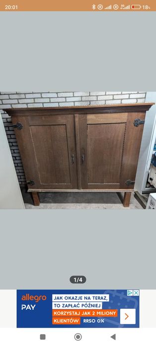 Dębowa szafa, 2 drzwiowa z litego drewna.