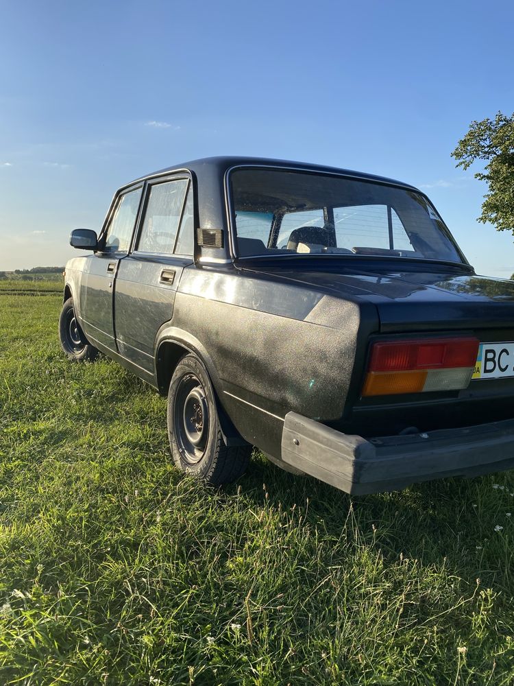 Ваз 2107 жигулі.