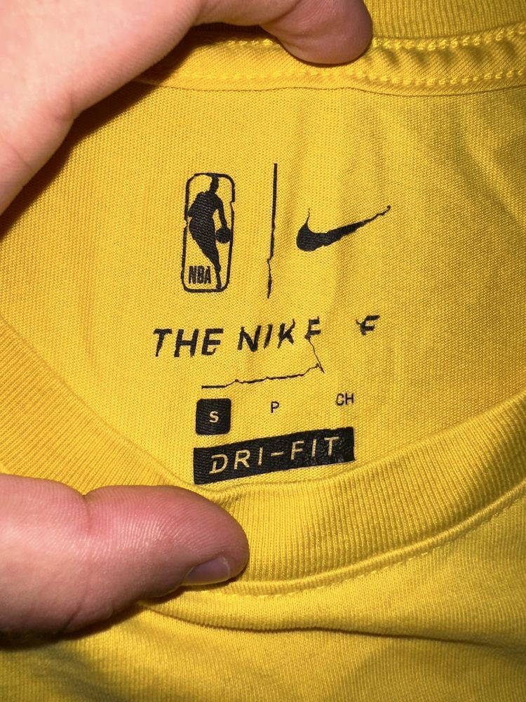 Футболка nike lakers