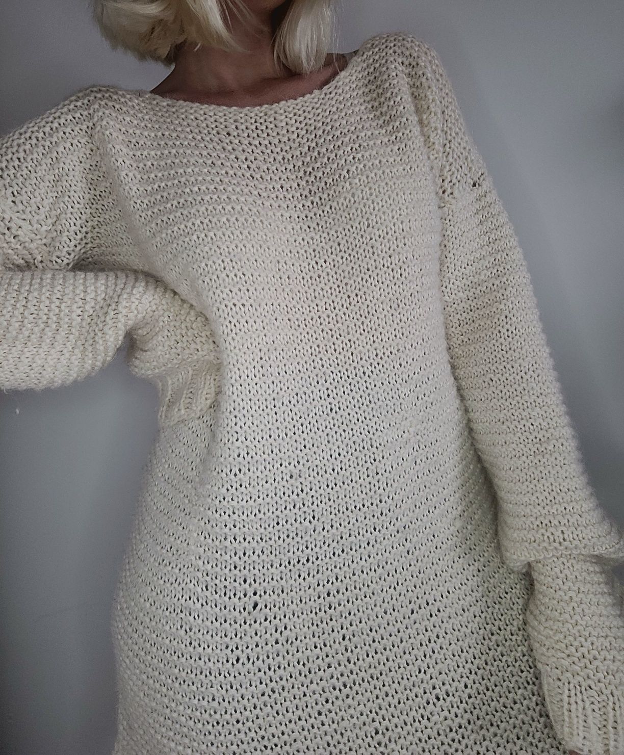 Długi kremowy wełniany sweter oversize boho angora handmade