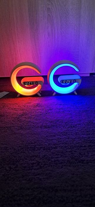 Часи-колонка-безпровідна зарядка