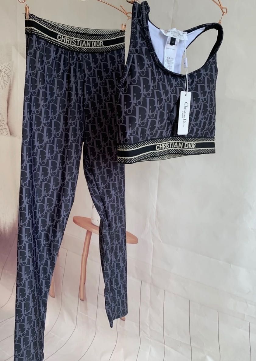 Komplet top i legginsy dior