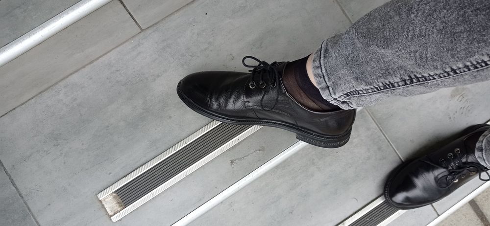 Женские кожаные туфли на шнурках размер 39(стелька 25.5 см)