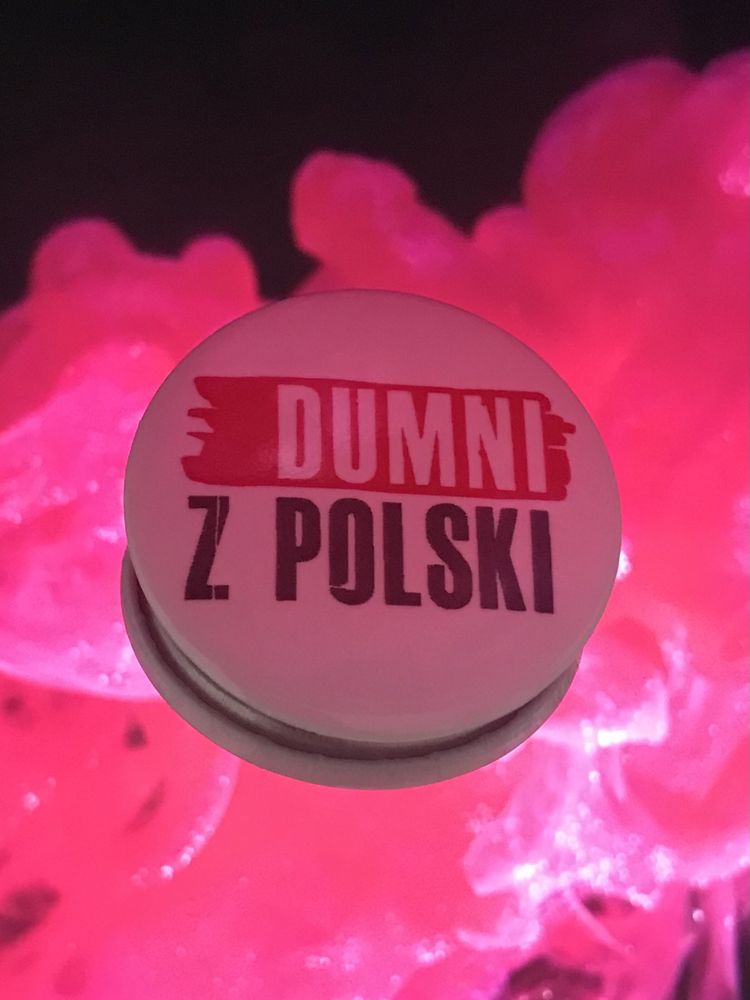 Znaczek / przepinka do odzieży, torby „Dumni z Polski”