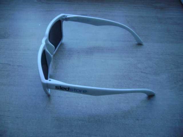 Starocie z PRL - Okulary przeciwsłoneczne damskie rozstaw ramion 13 cm