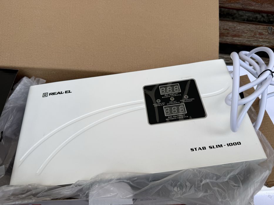 Stab Slim -1000 (Real-EL)  стабілізатор напруги. Новий. Гарантія