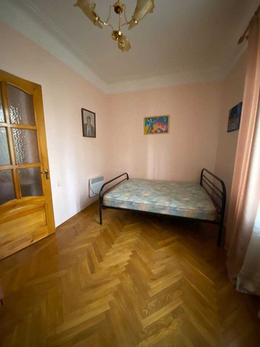 Продаётся 3-х ком. кв. центр Славянска Автономное от. 112 м.кв.