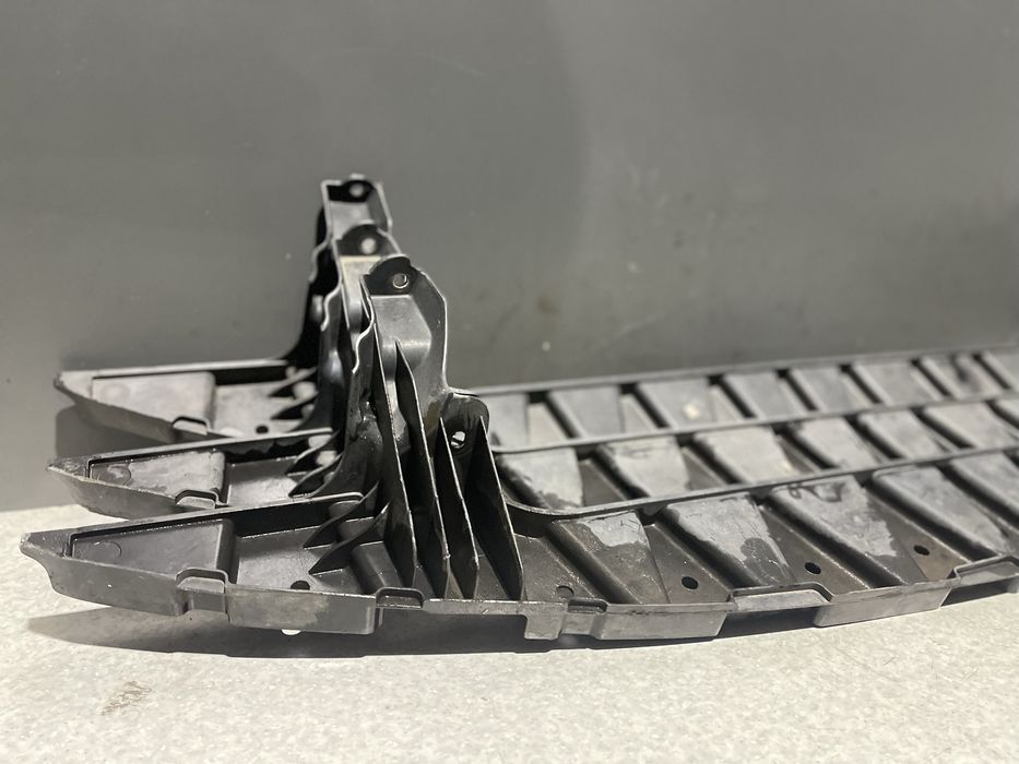 Передний усилитель бампера Тоуран підсилювач телевізора Touran буфер