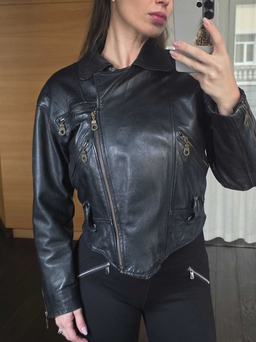 Стильна вінтажна косуха з натуральної шкіри жіноча чорна приталена