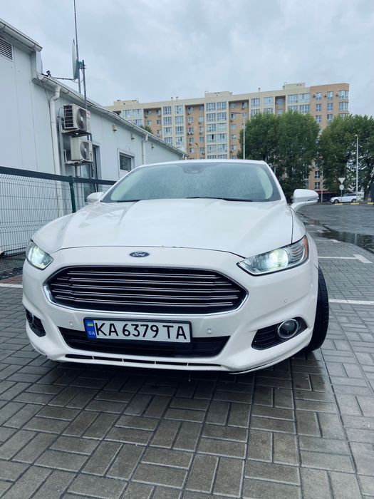 Форд Фьюжн Титаніум Гібрид