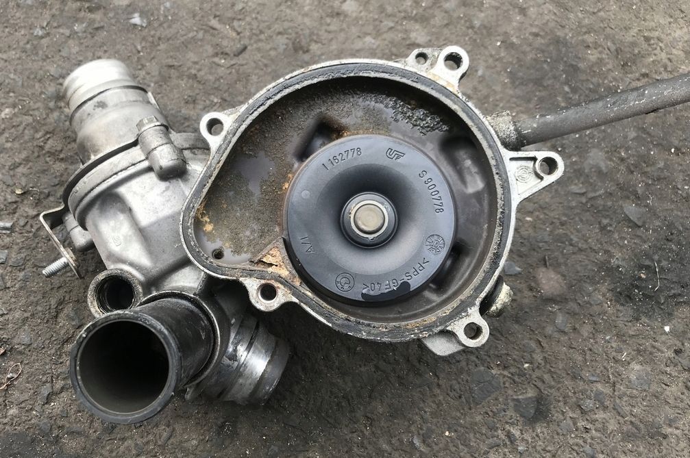 POMPA WODY TERMOSTAT BMW N62 E65 745i 735i 4.4