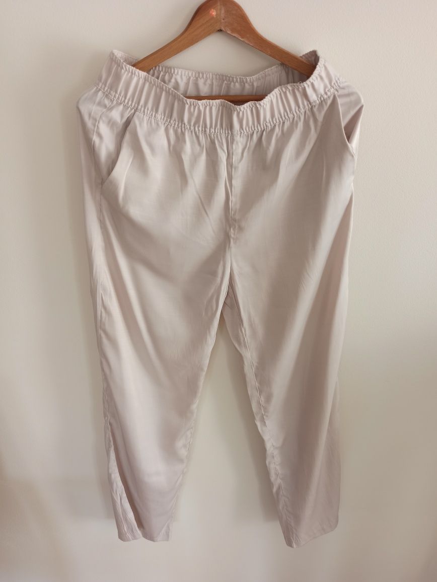 Beżowe satynowe spodnie z wiskozy na gumce H&M S/36 M/38  wygodne luźn