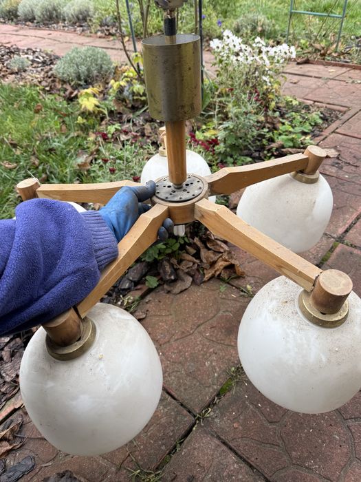 Люстра деревьянна , гарна