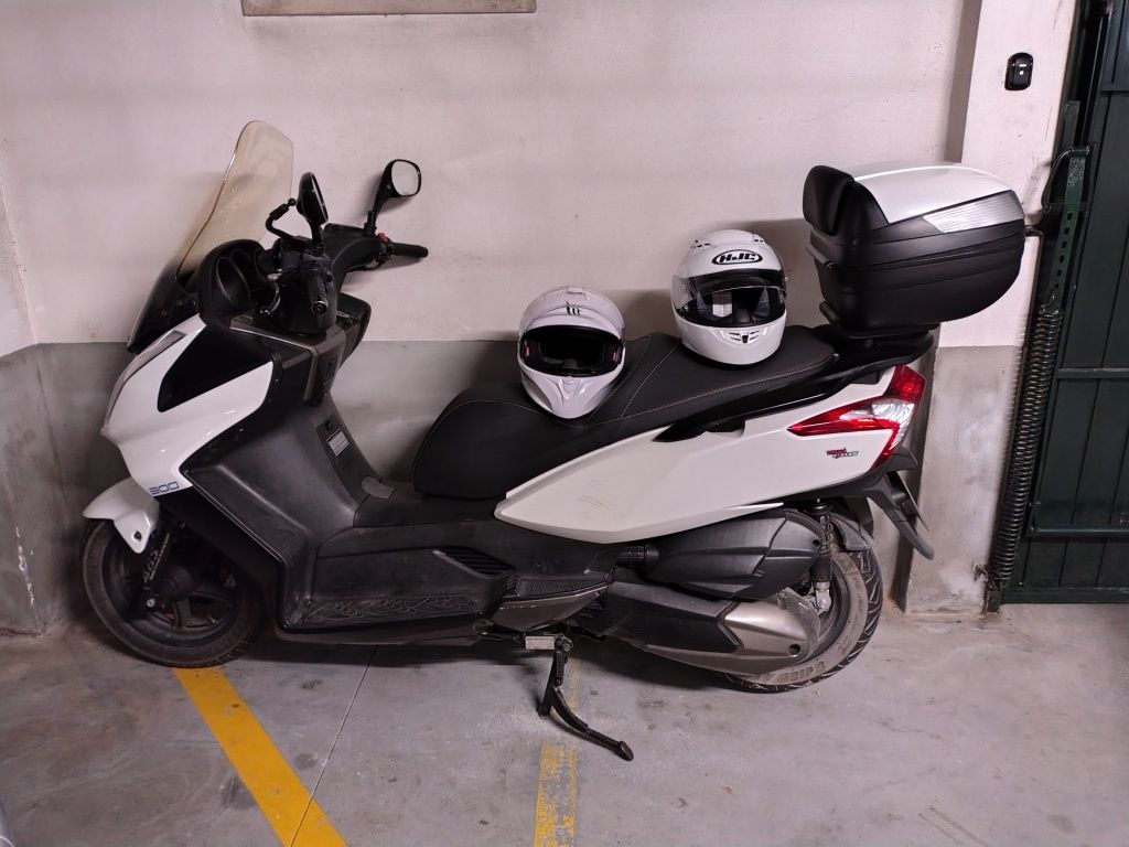 KYMCO Downton ABS Scooter 300 cm3