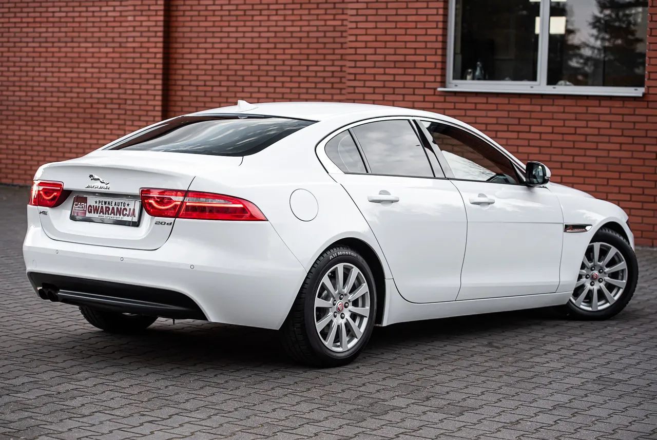 Jaguar XE R-SPORT 2.0D 180Ps Ledy Automat 4x4 Xenon Skóra Navi 1 wł. Salon PL
