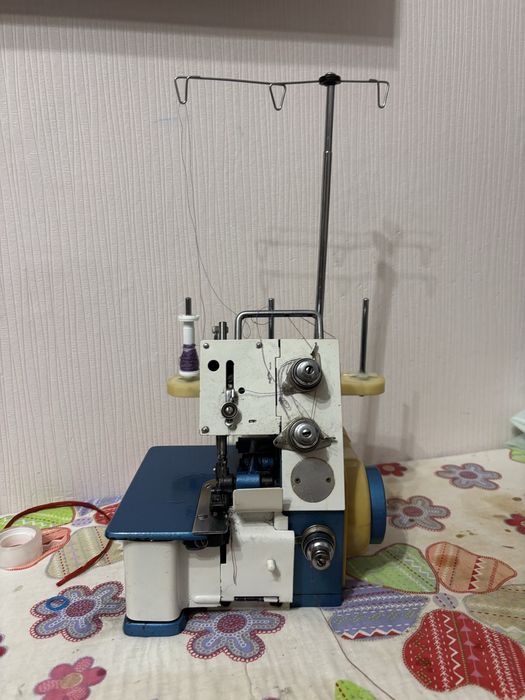 Maszyna do szycia Overlock FN2-7D