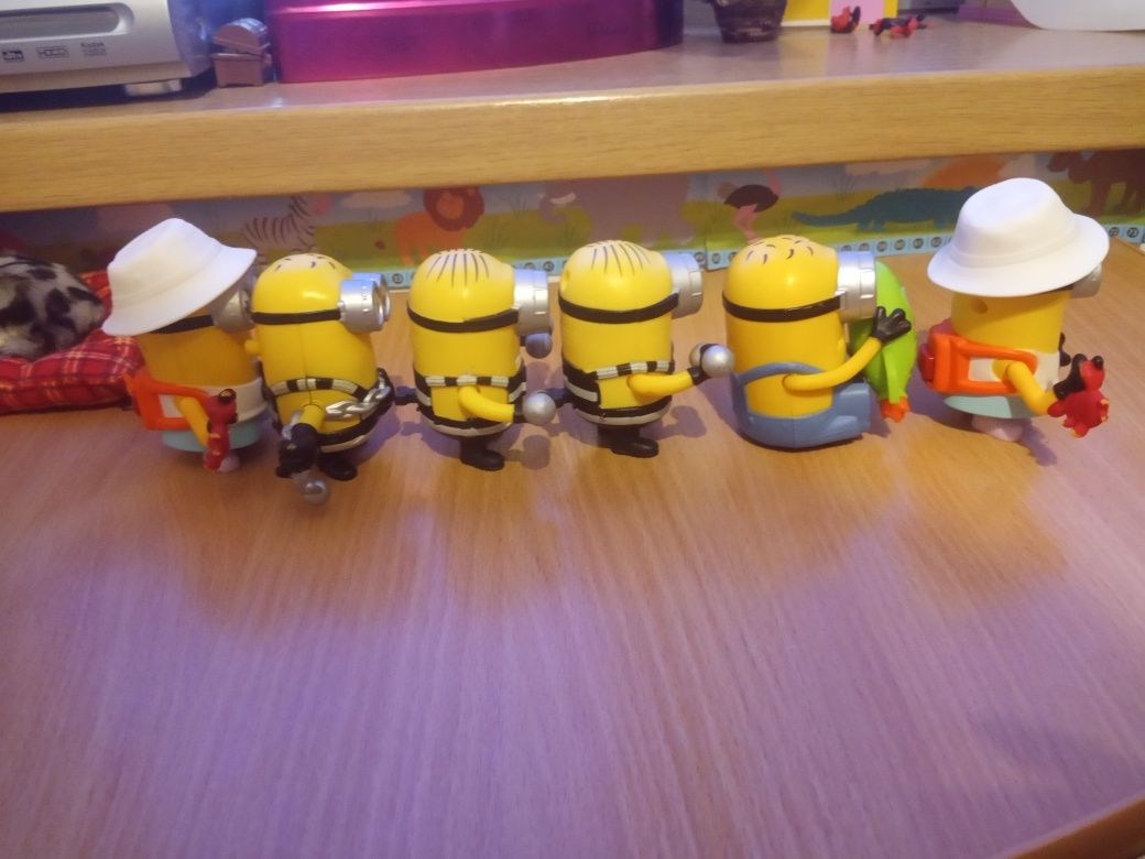 Zestaw Minionki McDonald 6sztuk plus 74 żetony karty