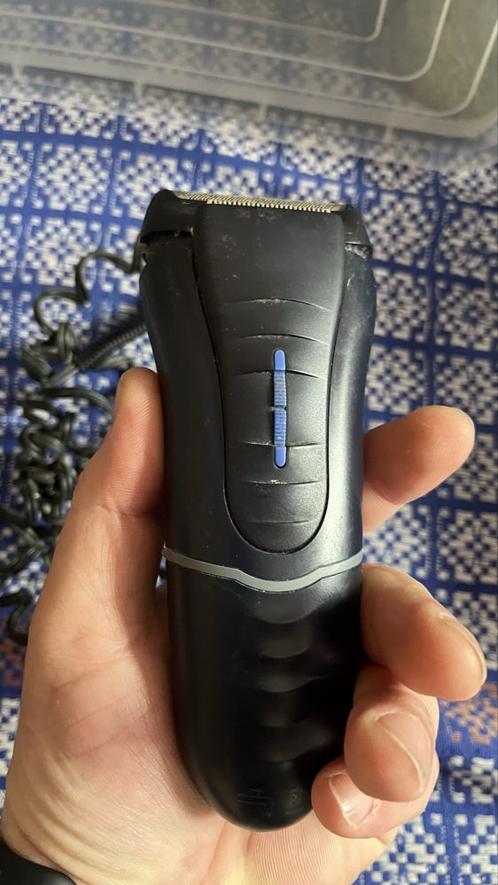 Продам электробритву Braun Washable 815