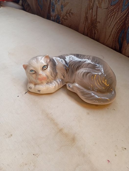 форфоровая статуєтка продам