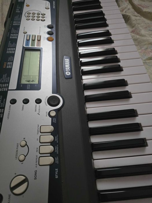 Teclado keyboard Yamaha EZ-200