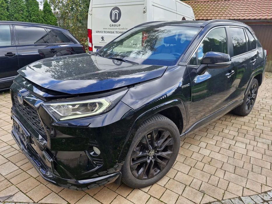 Toyota RAV4 salon 2021 4x4 bogato wyposaz JBL lekko uszk