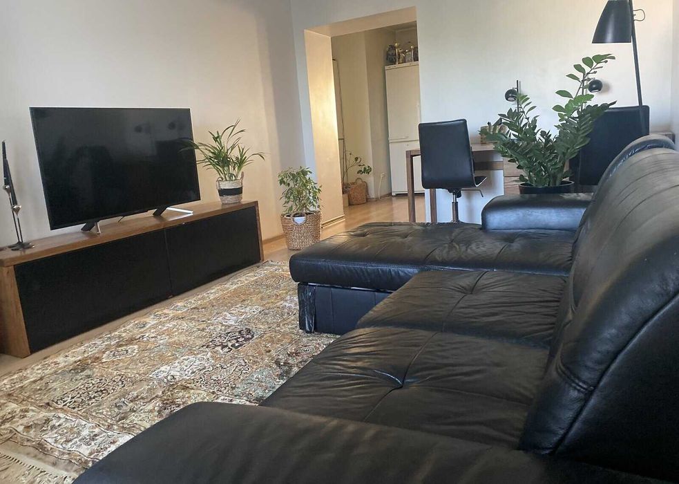 Продається 2-кімнатна квартиру з ремонтом на Дубово!