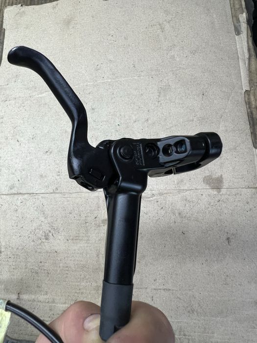 Вело гальма гидровлический  дисковый  передний тормоз Shimano Deore
