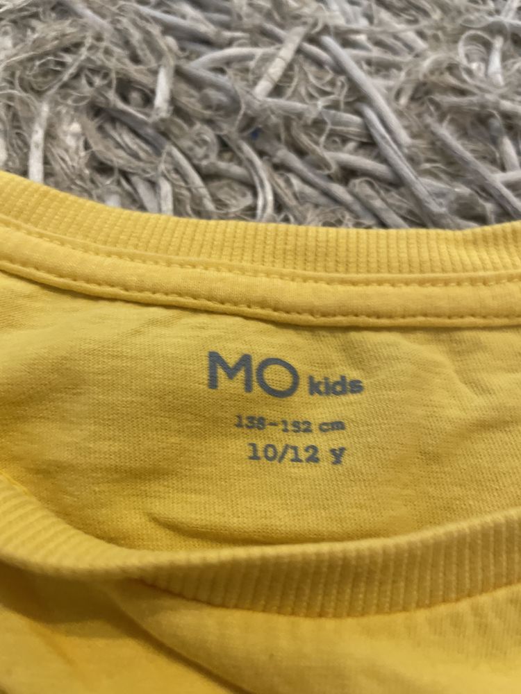 T-shirt amarela da MO