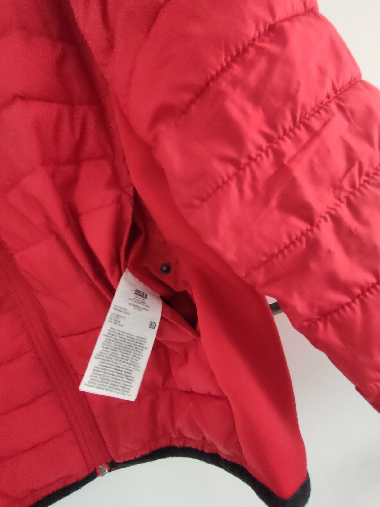 Czerwona pikowana przejściowa kurtka męska Jack&Jones S