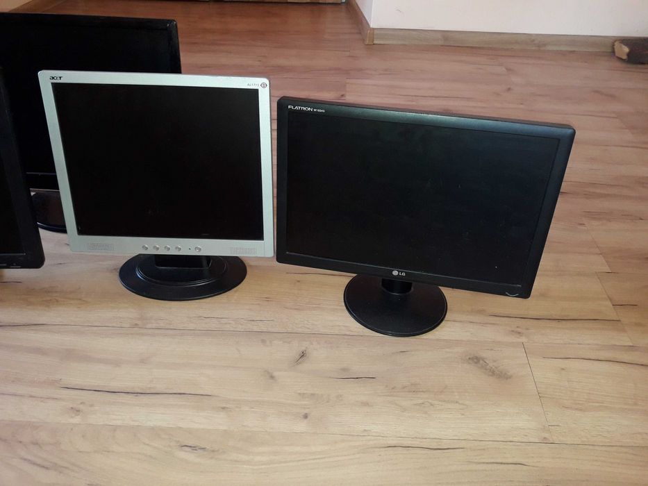 Monitory 15sztuk