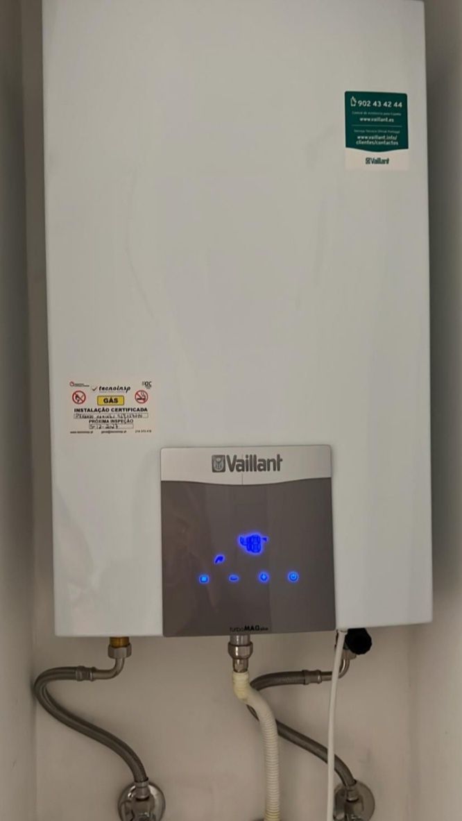 Esquentador gas natural Vaillant turbomag 17 litros como novo