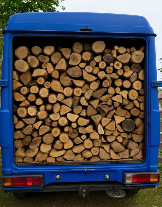 Продаємо дубові дрова. Щільно складено.  6-10 м3