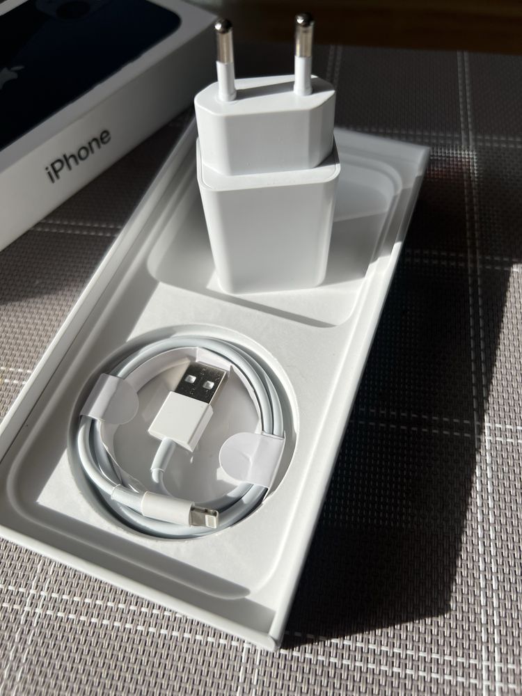 Ładowarka do iPhone uniwersalna 2.4A z kablem USB-lightning