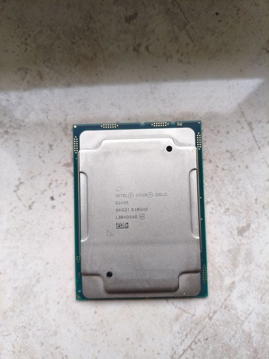 Intel® Xeon® Gold 6242R Processor
35.75M Cache, 3.10 GHz