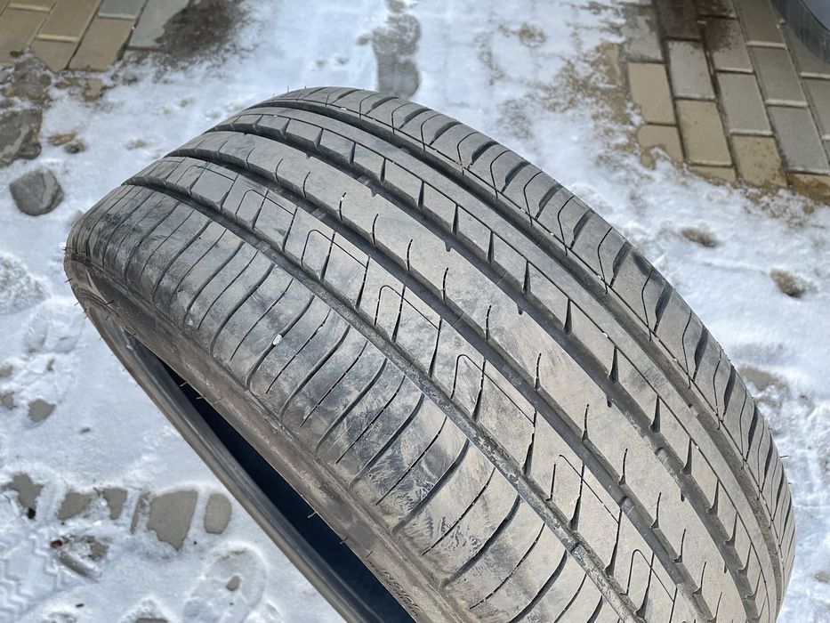 Всесезонка 235/40/19 шина 1 шт R19 покришка розпаровка одна